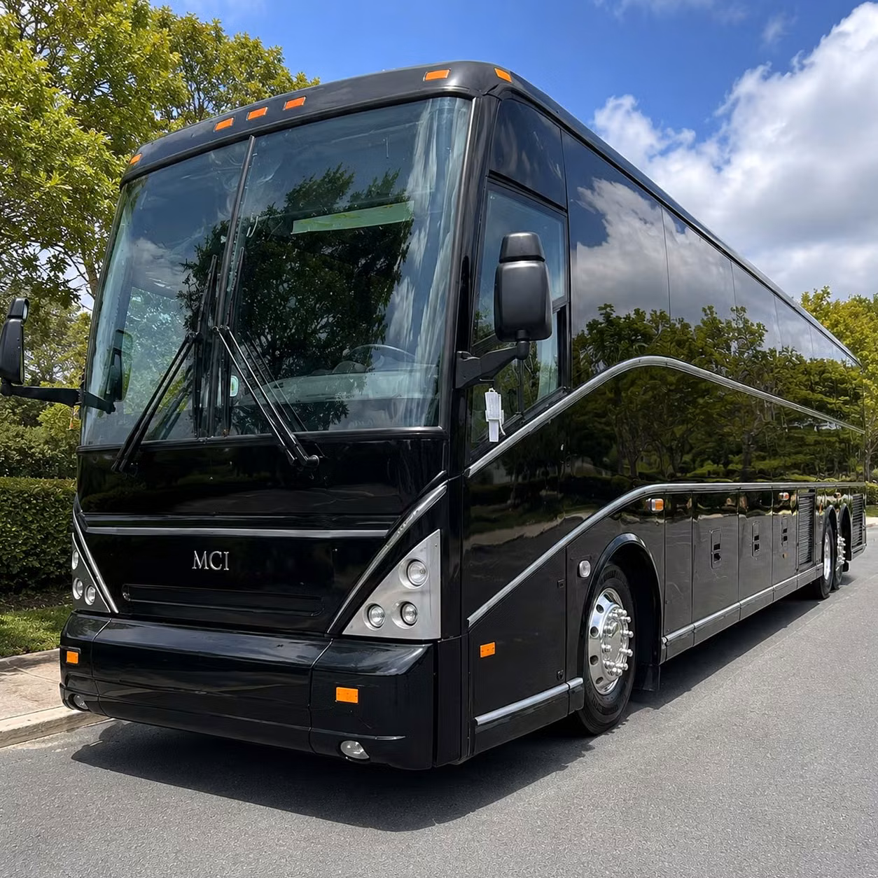 concert and sporting event bus rentals in little rock