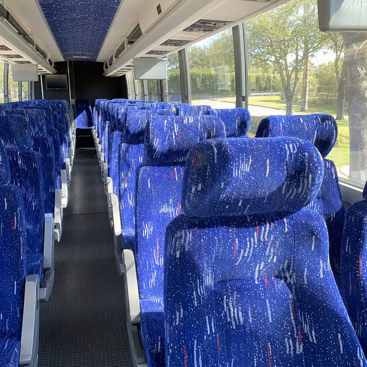 how trip distance and duration affect charter bus rental rates in little rock
