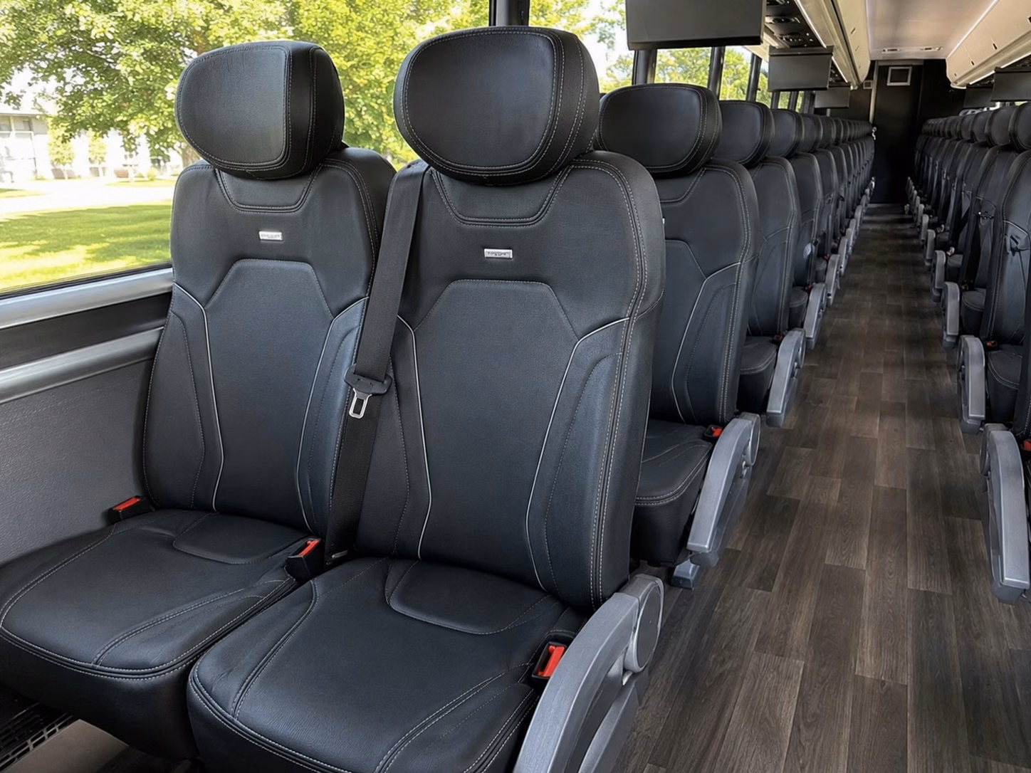 how where and when you re traveling affects charter bus rental rates in little rock
