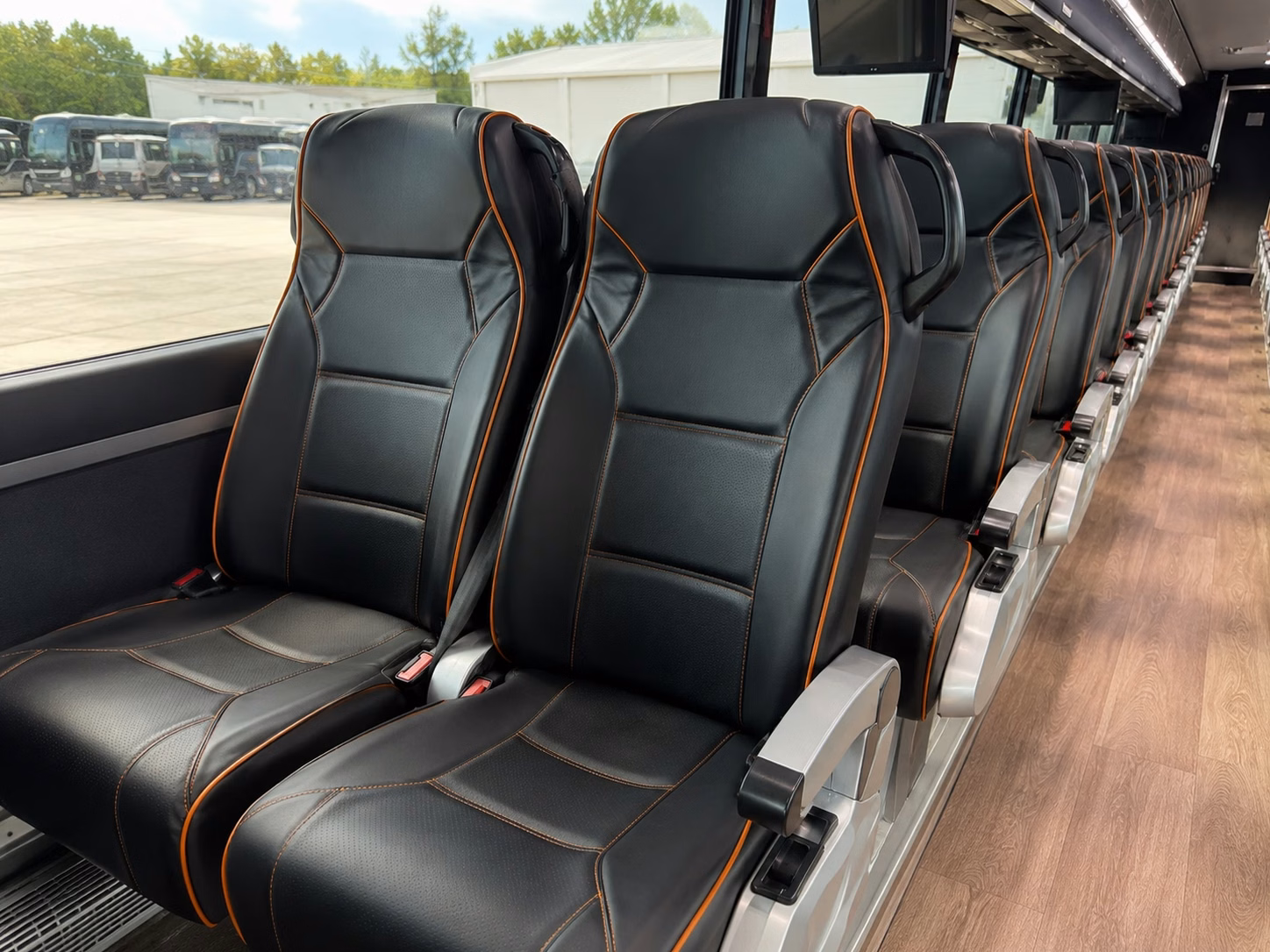 shuttle buses for little rock ceremony to reception transfers