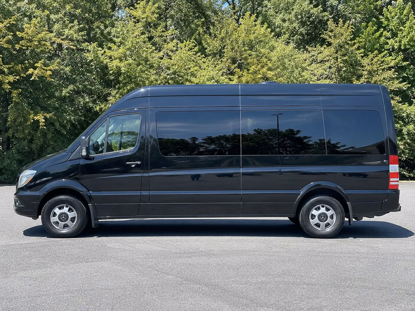 sprinter vans and executive shuttles for vip concert experiences in little rock
