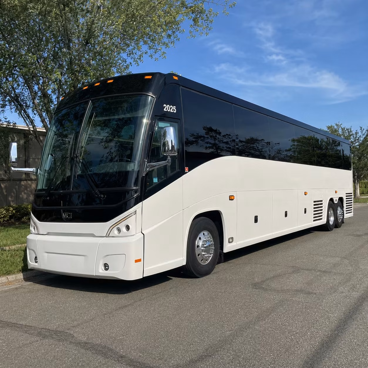 you can find and book long distance transportation in little rock and any nearby city